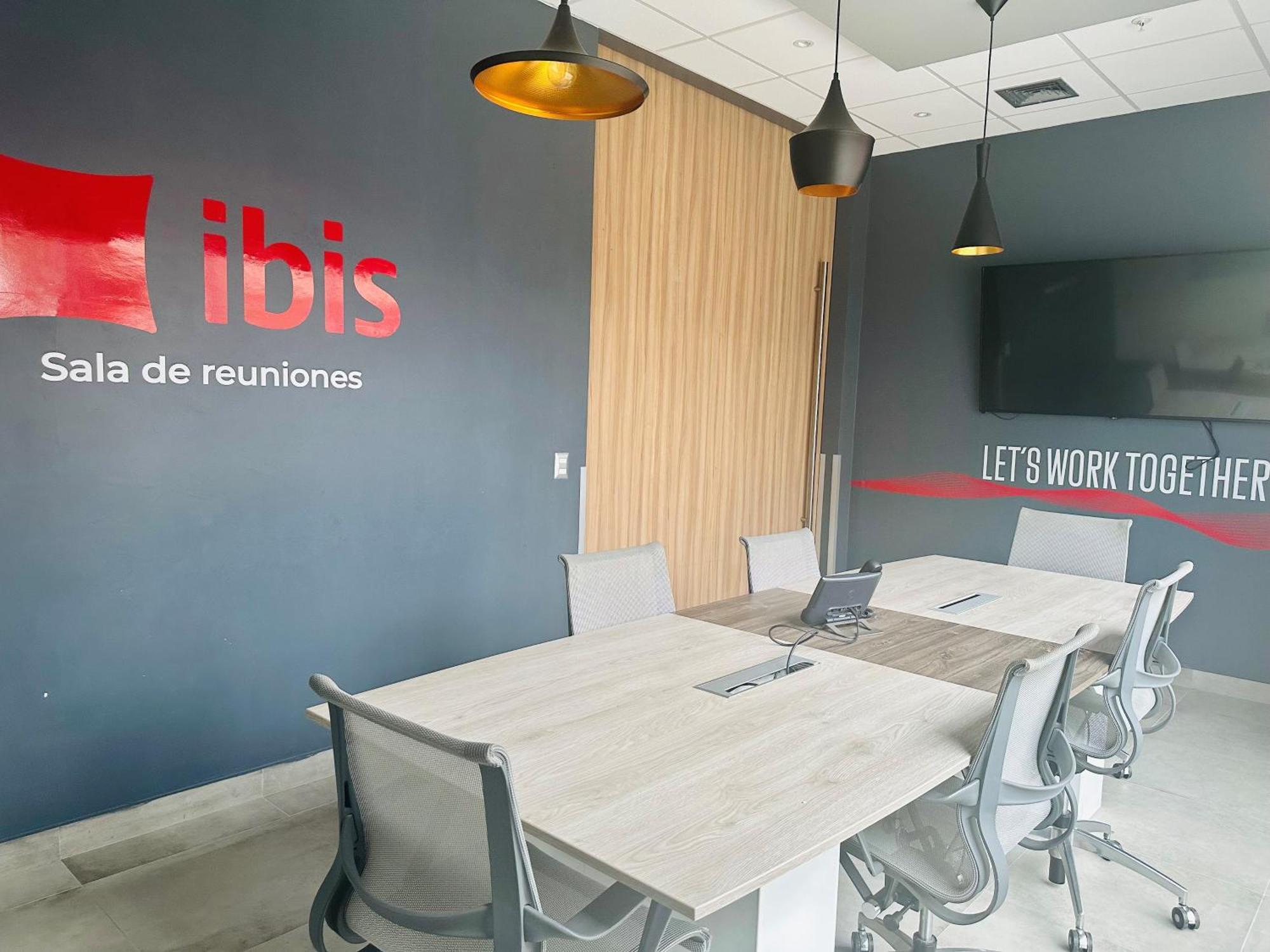 Ibis Trujillo Hotel Exterior photo